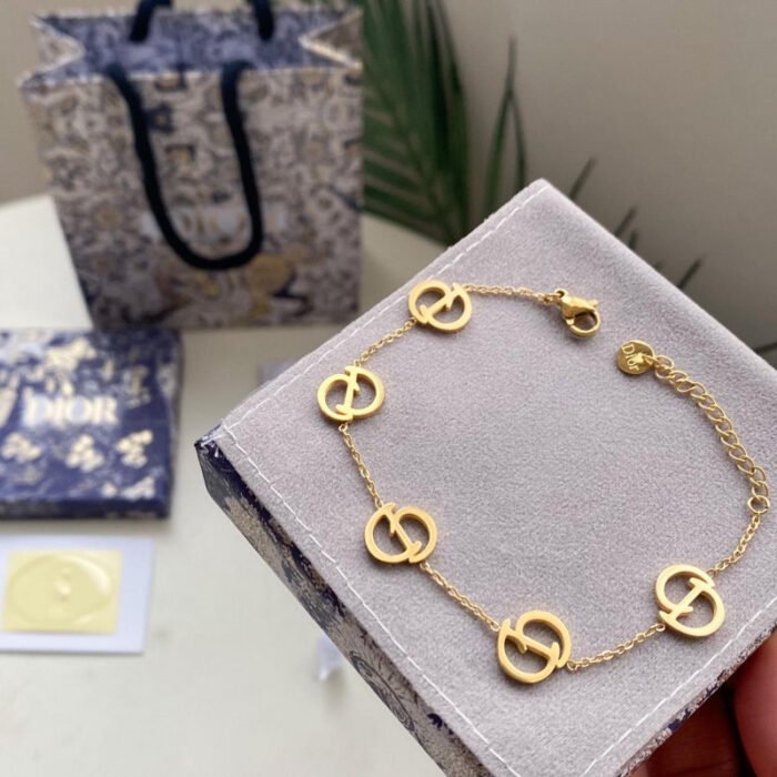 ⁦اسوارة نسائية -من ماركة ديور⁩ - الصورة ⁦1⁩