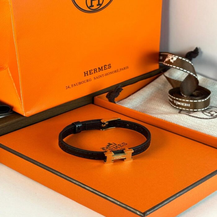 ⁦اسوارة من ماركة هرمس Hermès⁩ - الصورة ⁦1⁩